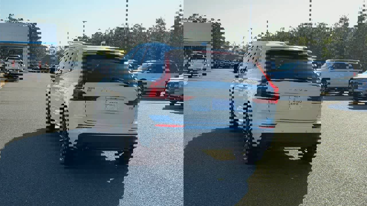 Used 2021 Volvo XC60 T5 Momentum image 7