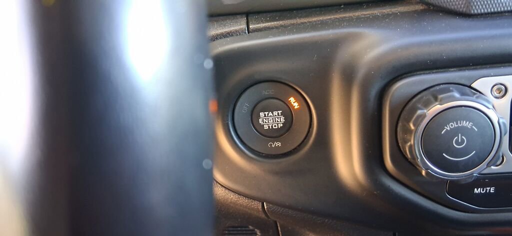 Used 2023 Jeep Wrangler Sahara w/ Cold Weather Group AWD/4WD image 29