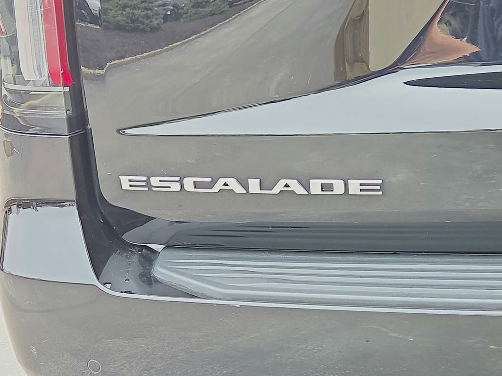 Used 2023 Cadillac Escalade Premium Luxury image 29