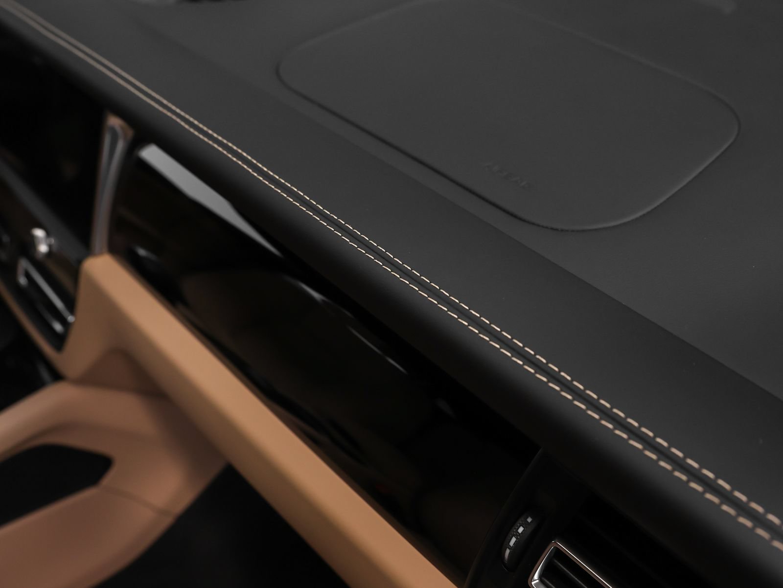 New 2026 Porsche Macan AWD/4WD image 23