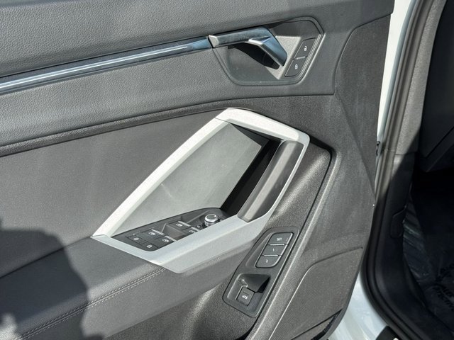 Certified 2025 Audi Q3 2.0T Premium Plus w/ Premium Plus Package image 22
