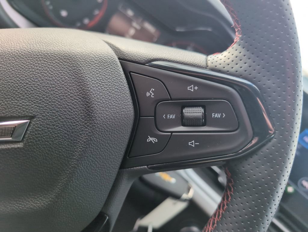 Used 2024 Chevrolet Trax RS w/ Driver Confidence Package image 18