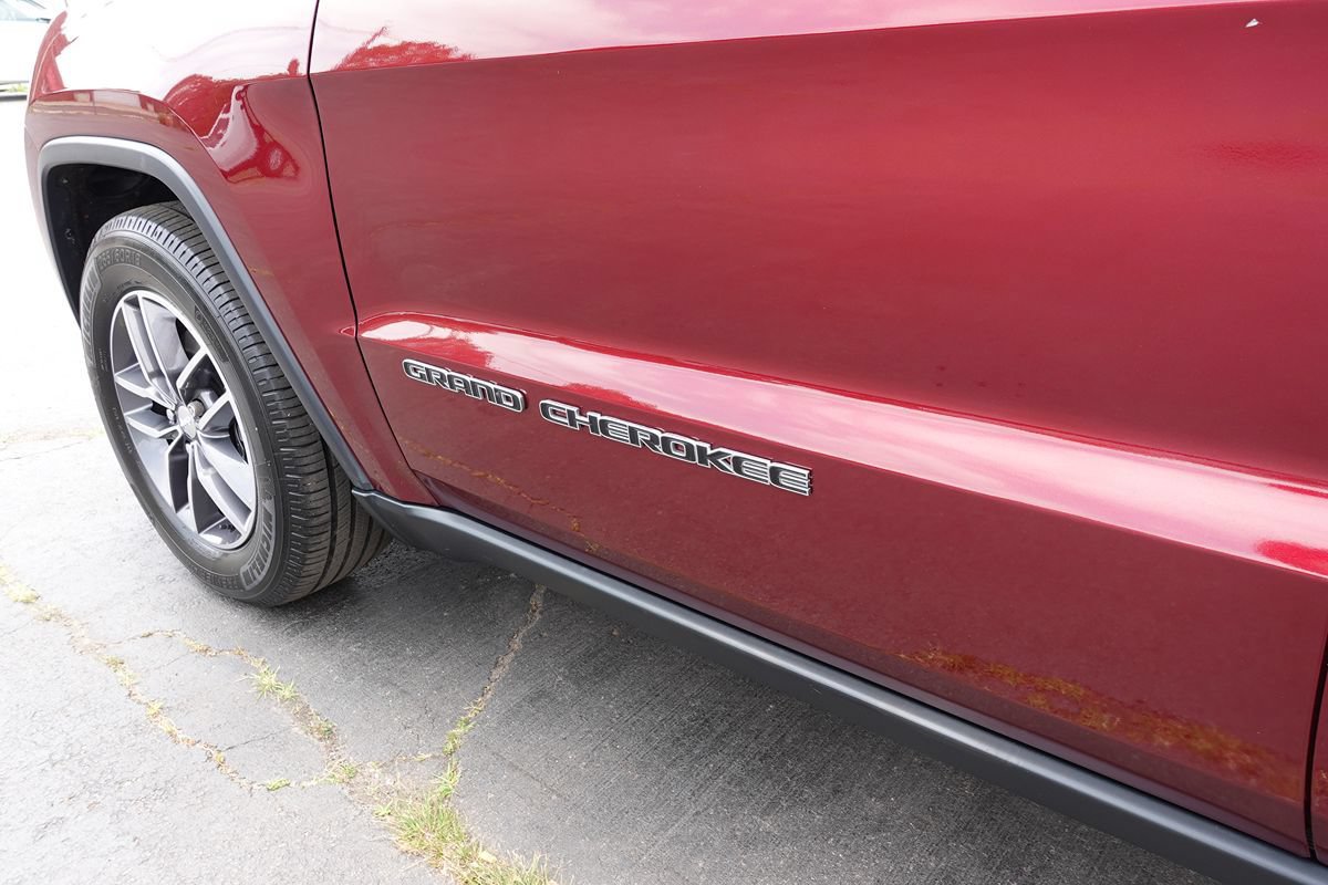 Used 2018 Jeep Grand Cherokee Limited AWD/4WD image 13