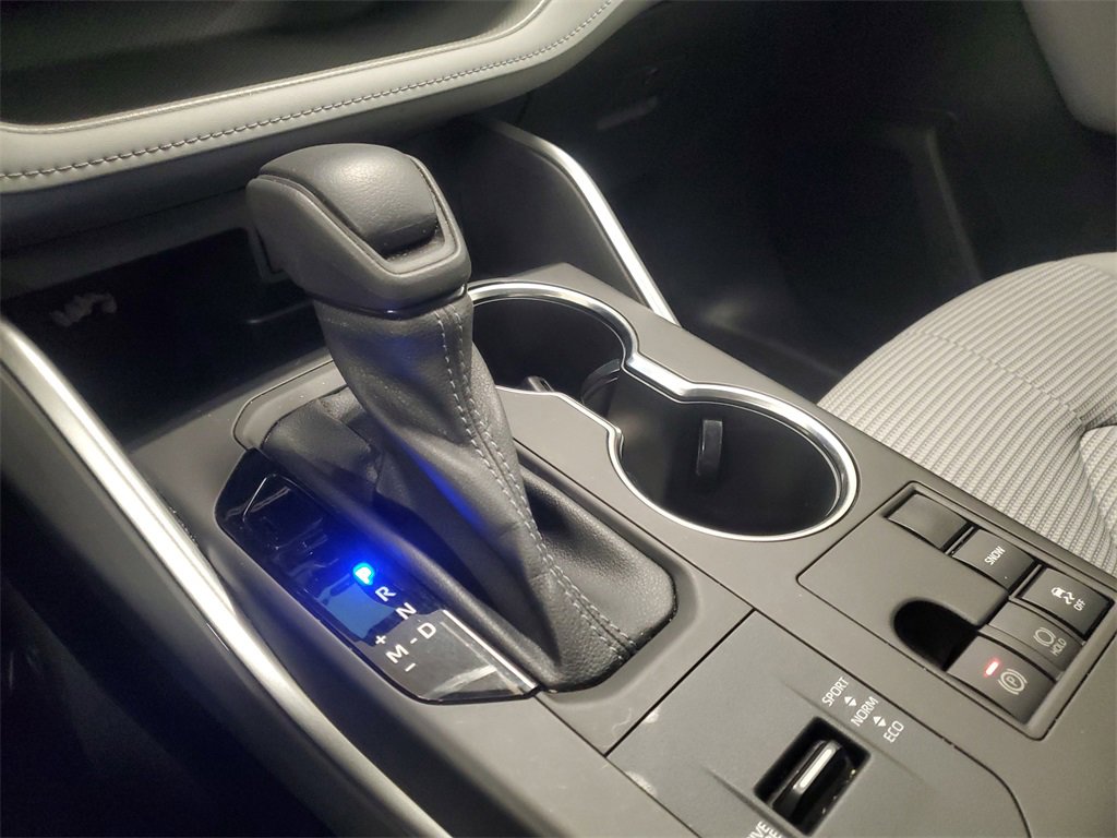 Used 2023 Toyota Highlander L image 29