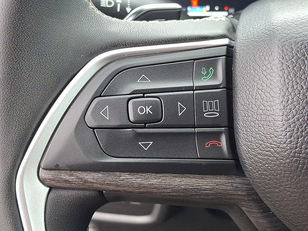 Used 2024 Jeep Grand Cherokee Limited AWD/4WD image 23