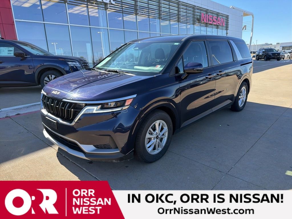 Used 2024 Kia Carnival LX image 1