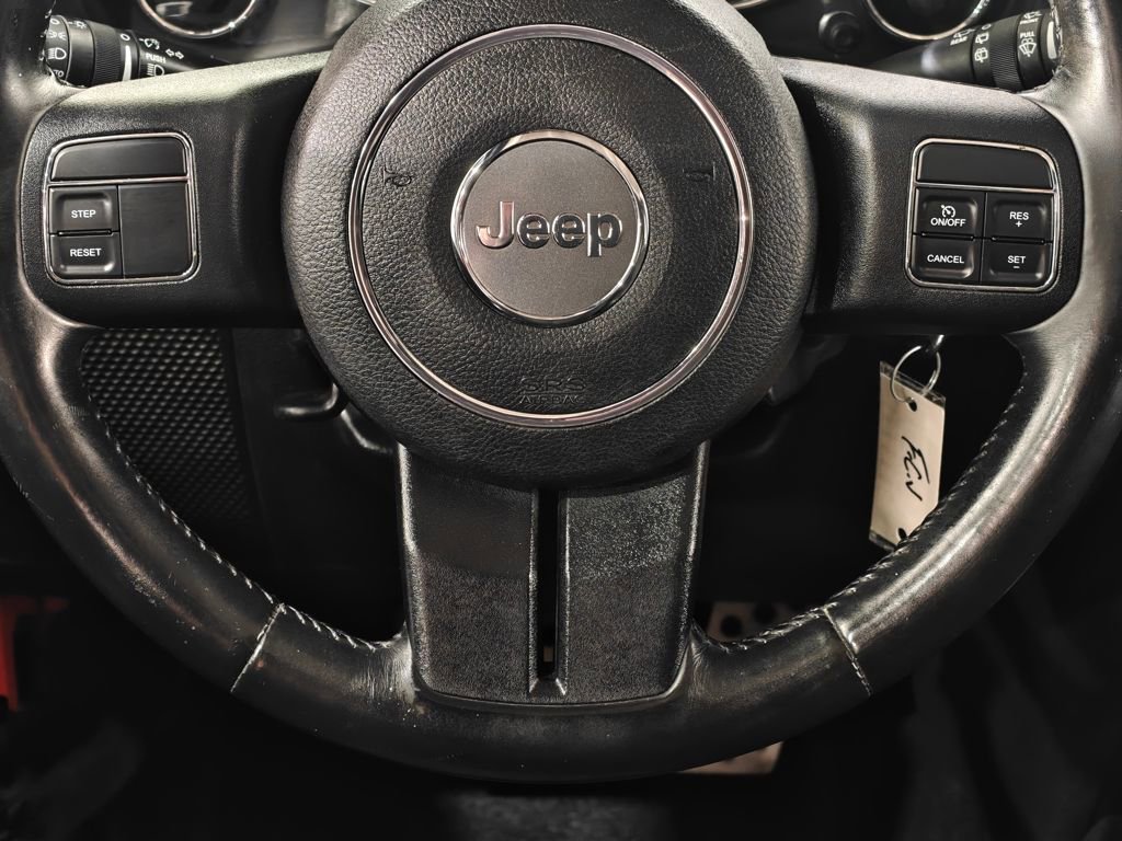 Used 2015 Jeep Wrangler Unlimited Sahara w/ Dual Top Group image 4