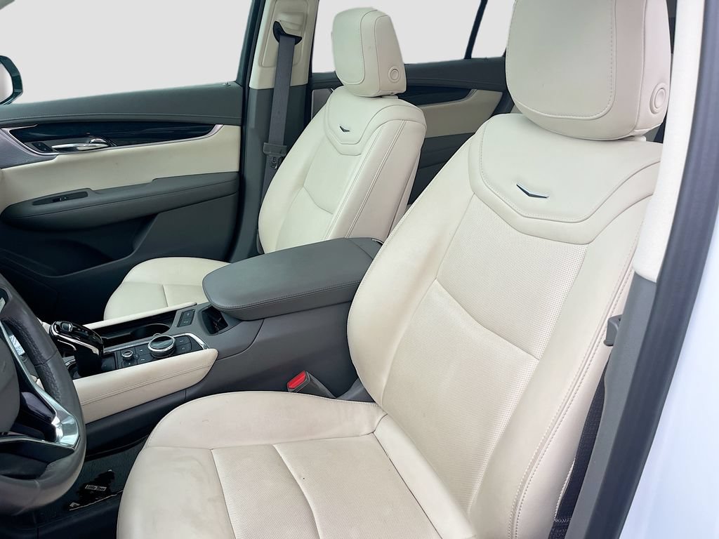 Used 2024 Cadillac XT6 Premium Luxury AWD/4WD image 24