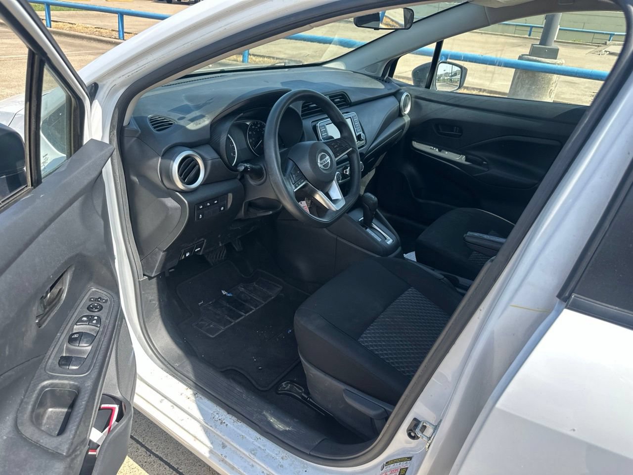 Used 2022 Nissan Versa S FWD image 11
