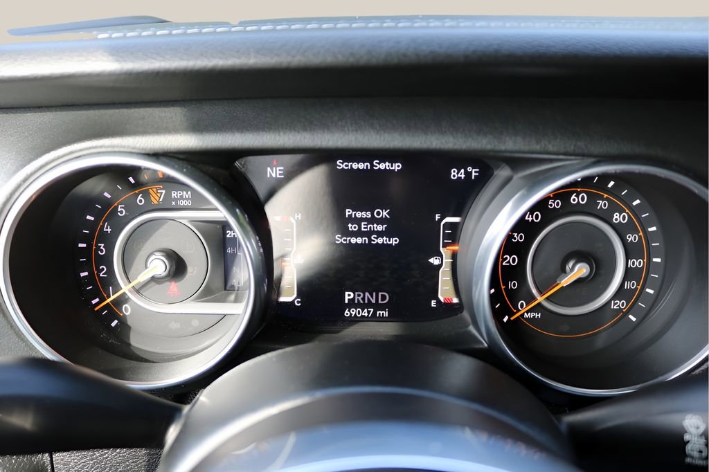 Used 2018 Jeep Wrangler Unlimited Sahara AWD/4WD image 27