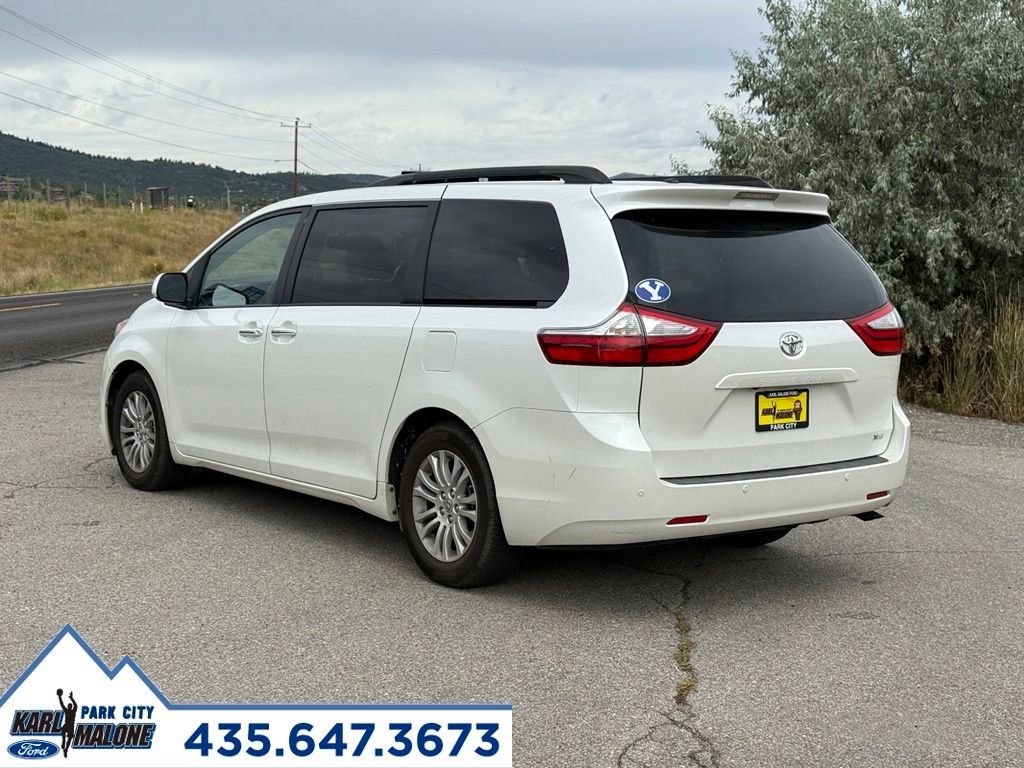 Used 2015 Toyota Sienna XLE Premium FWD image 3