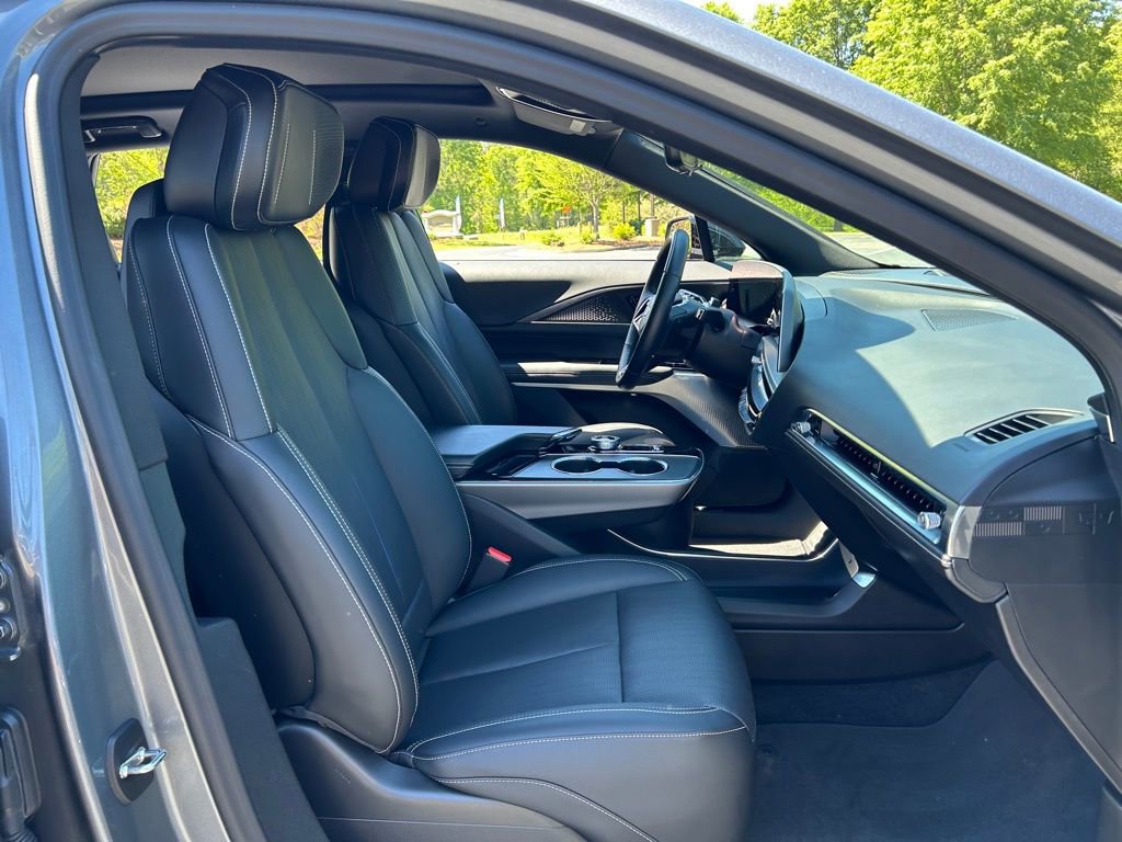 Used 2023 Cadillac Lyriq 2WD image 53