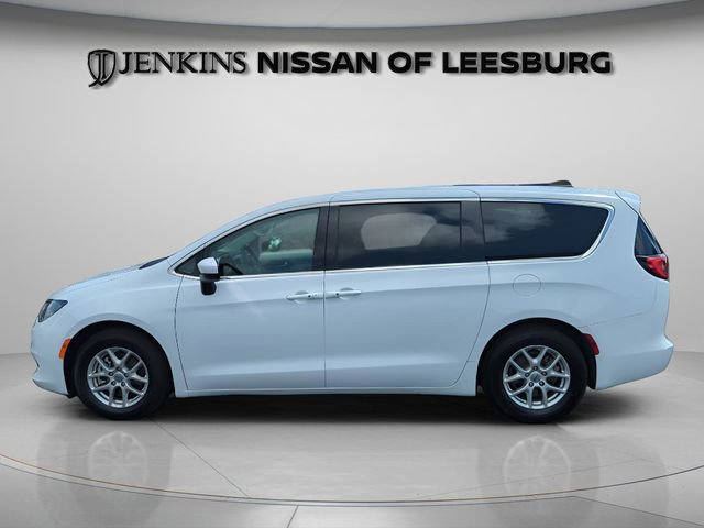 Used 2023 Chrysler Voyager LX FWD image 11