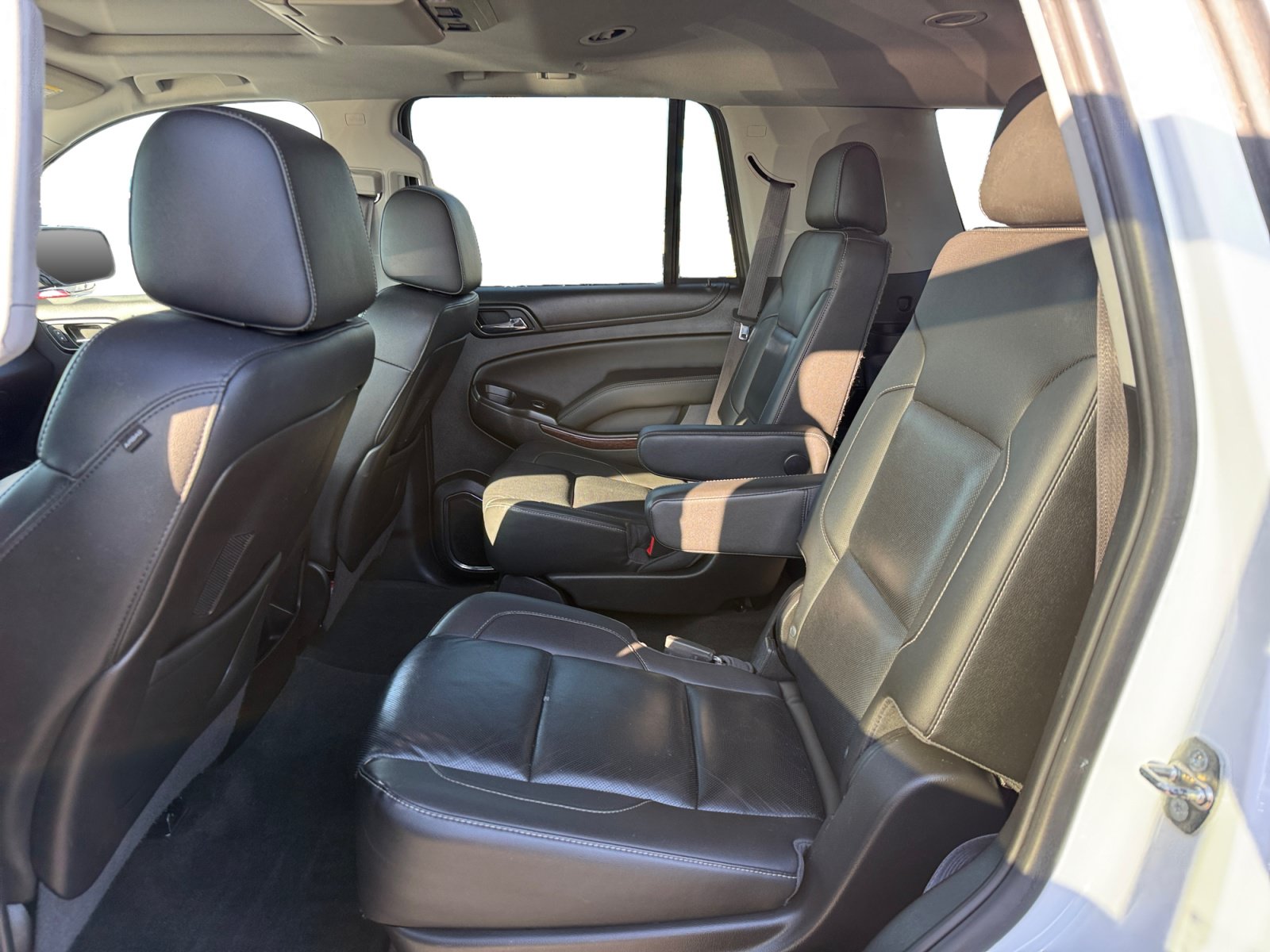 Used 2016 GMC Yukon SLT w/ Premium Edition AWD/4WD image 16