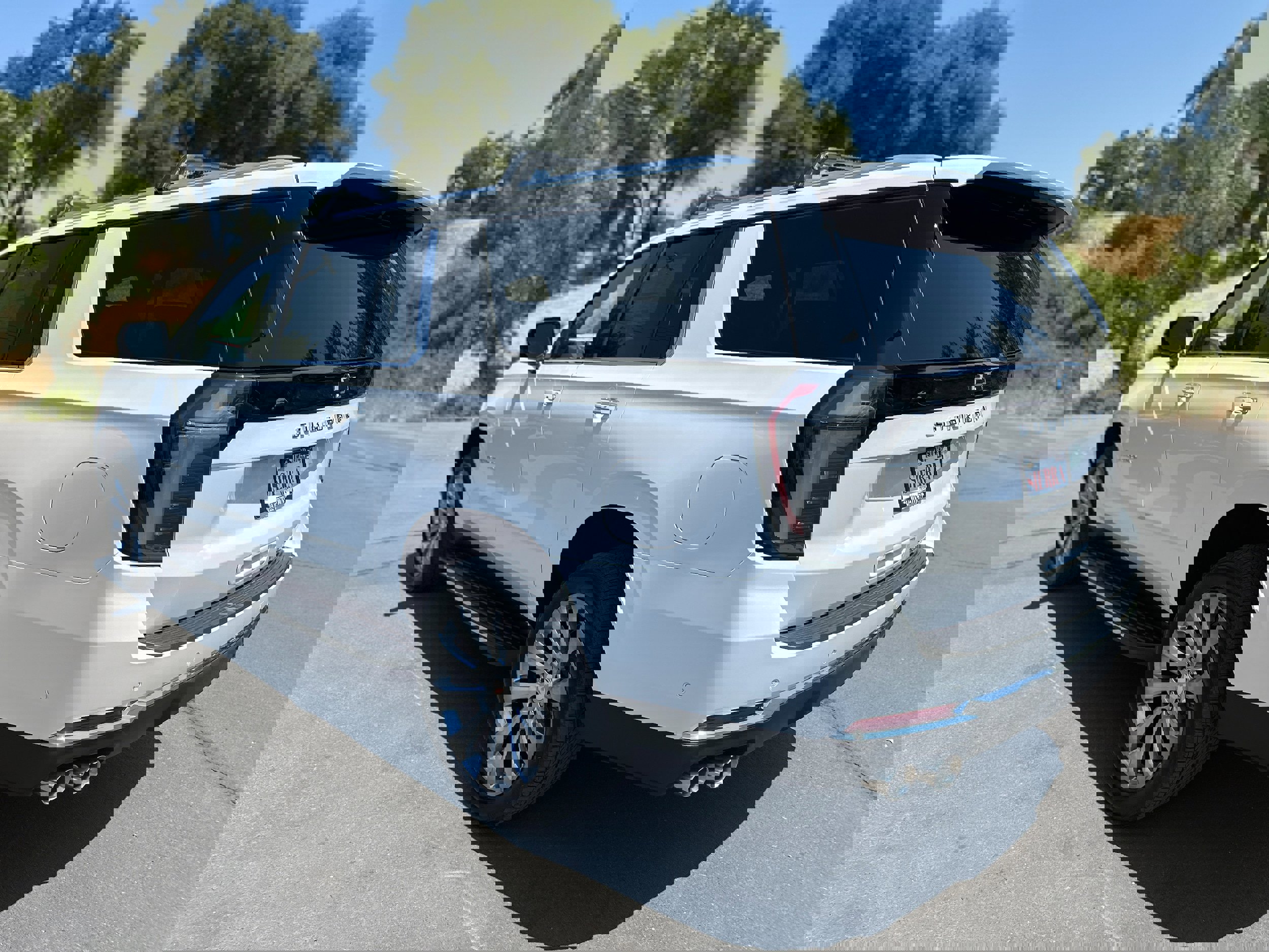 New 2025 Chevrolet Suburban Premier w/ LPO, Illumination Package image 6