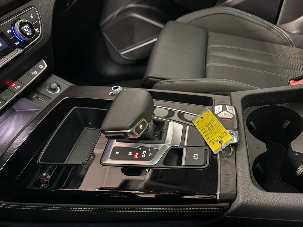 Used 2024 Audi Q5 e Premium Plus w/ Premium Plus Package image 15