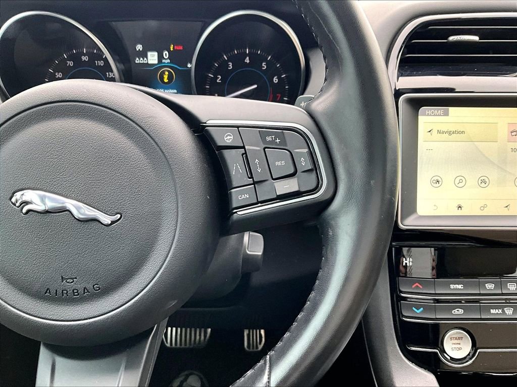 Used 2019 Jaguar F-PACE Premium image 16