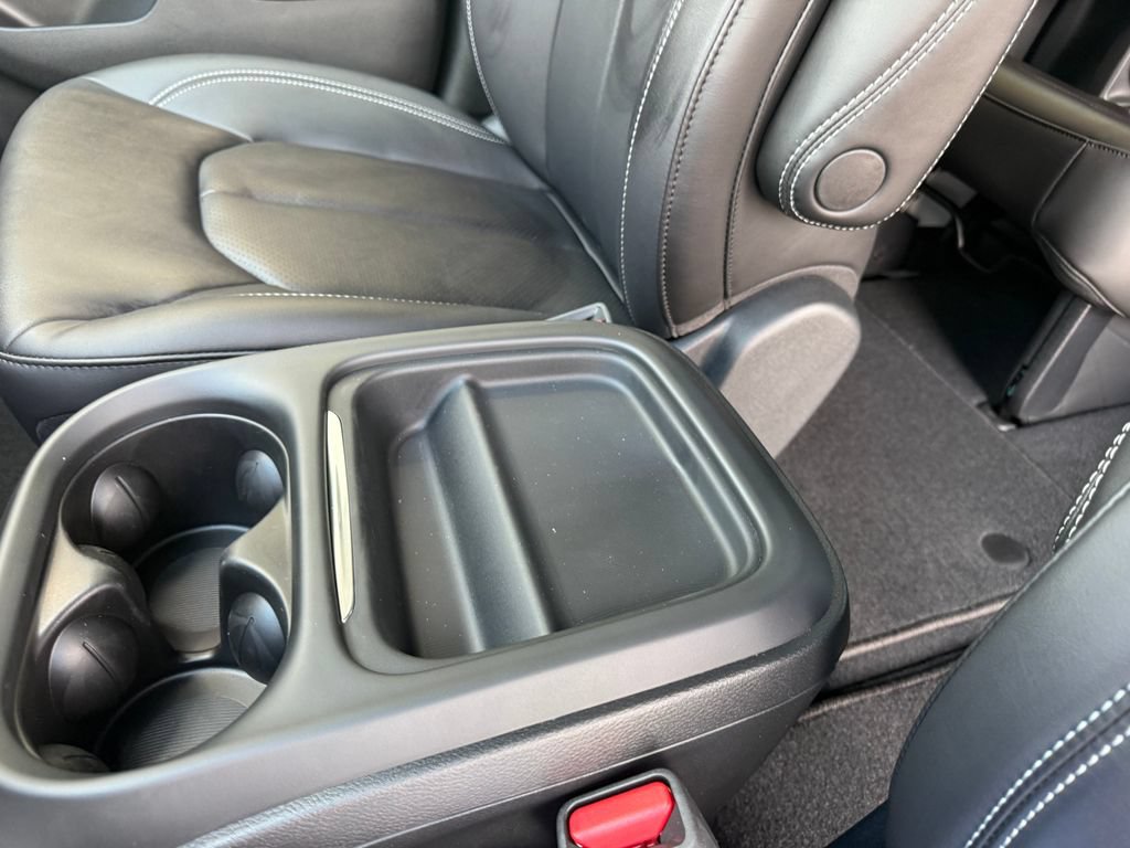 New 2027 Chrysler Pacifica Select FWD image 22
