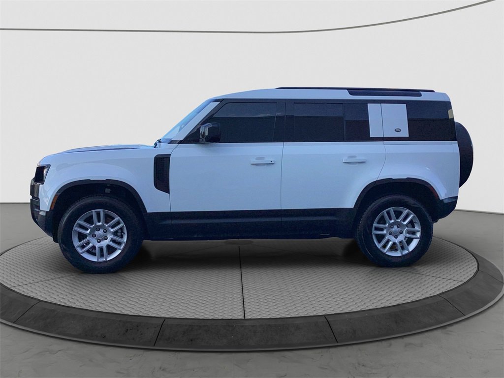 Used 2023 Land Rover Defender 110 S image 4