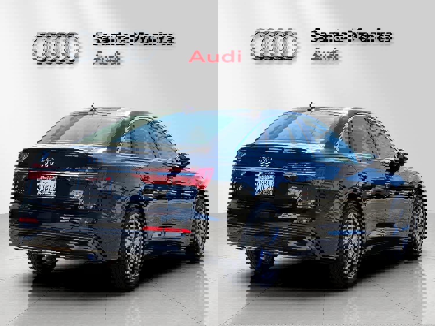 Used 2025 Audi A6 Premium w/ Convenience Package image 2