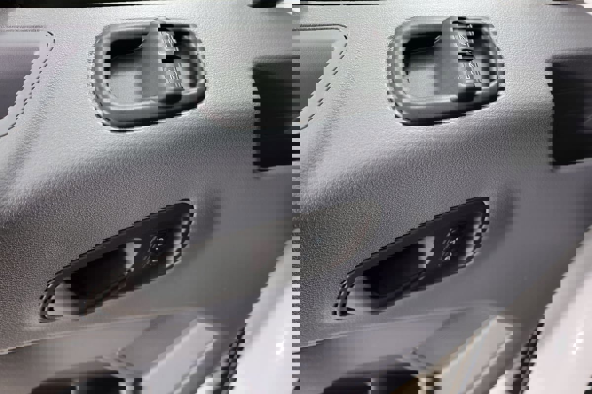 Used 2019 Ford Transit 150 XLT image 20