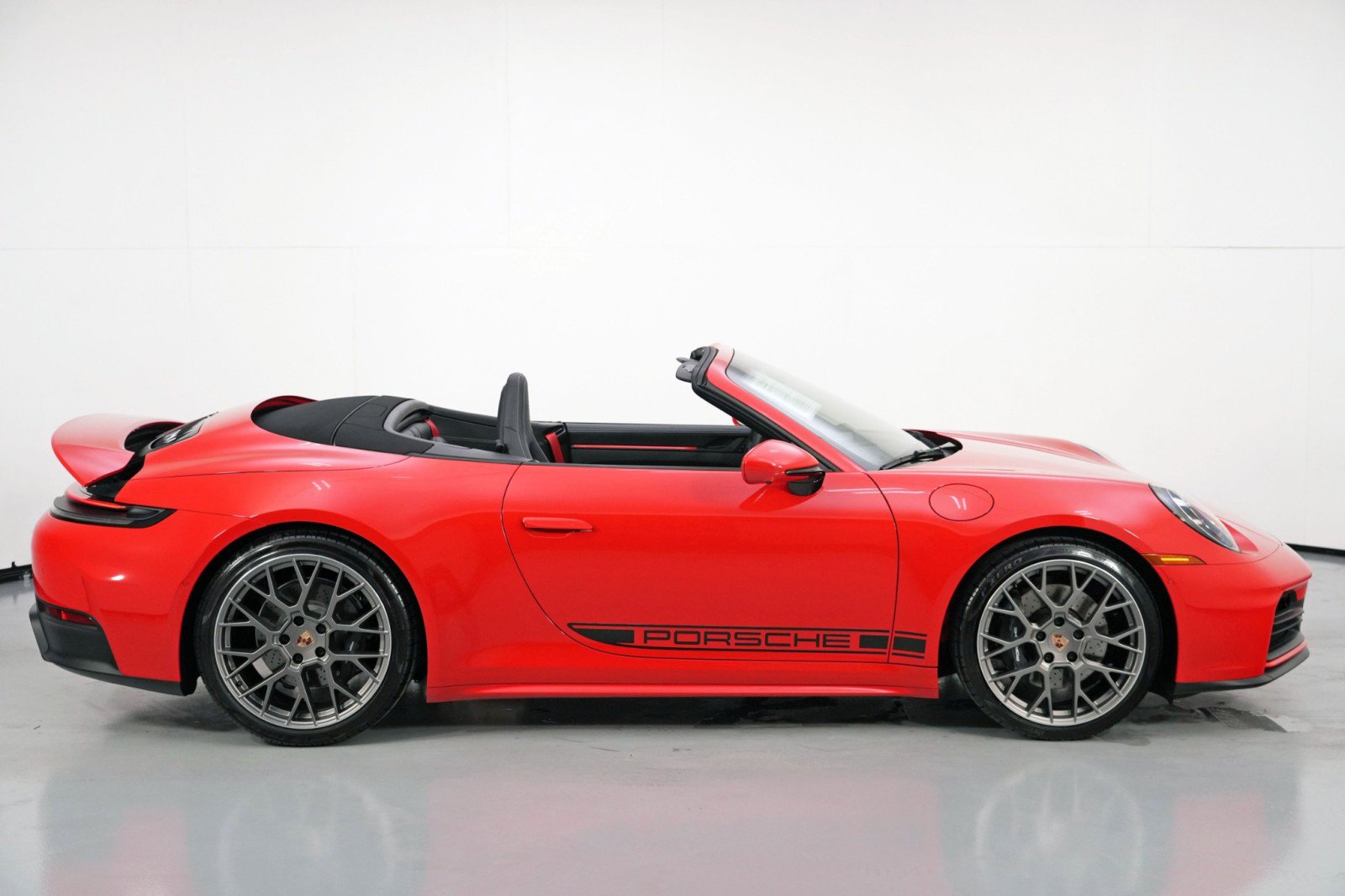 Used 2025 Porsche 911 Carrera RWD image 56