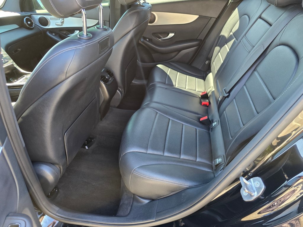 Used 2019 Mercedes-Benz GLC 300 4MATIC image 23