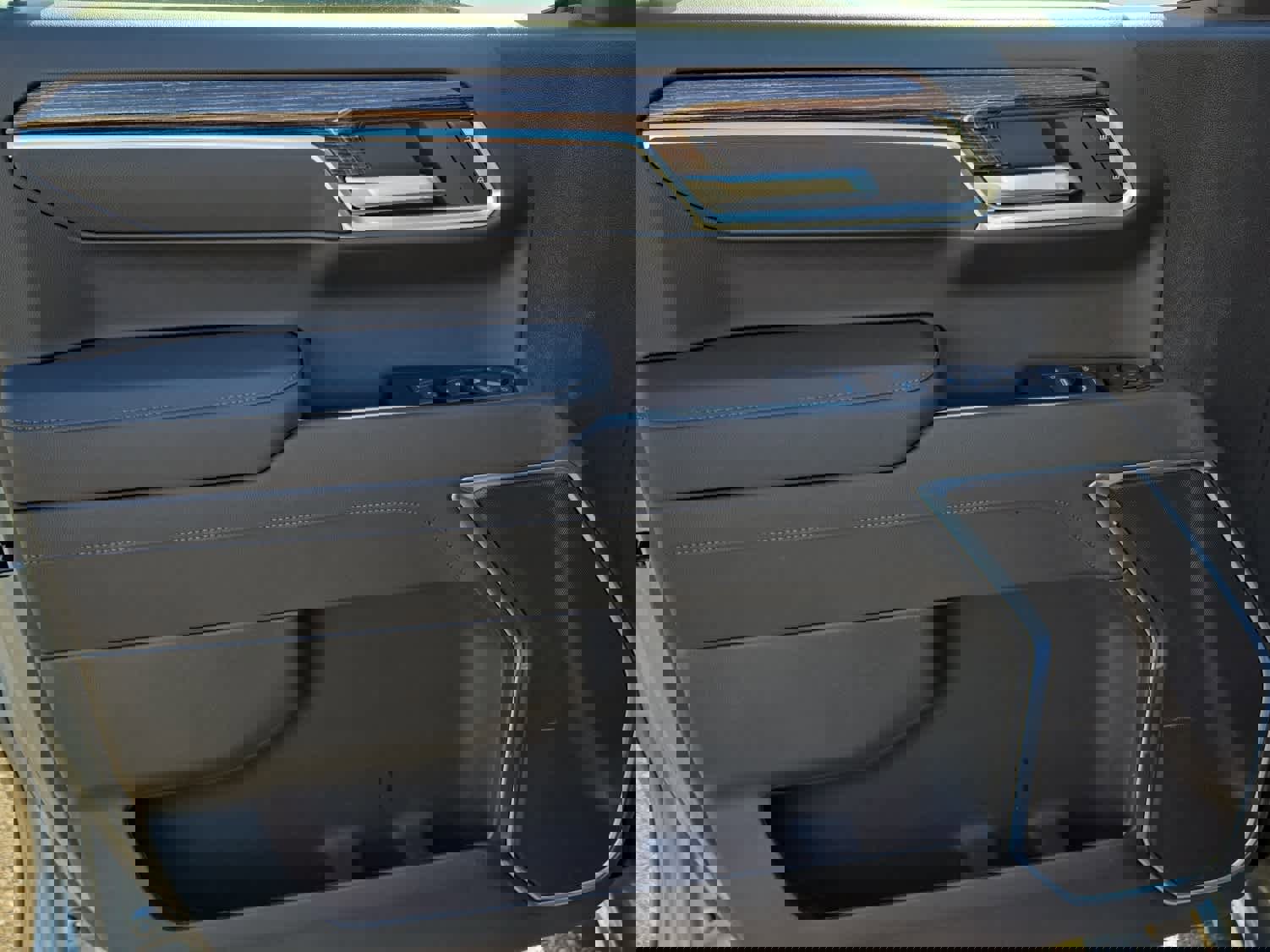 New 2026 GMC Sierra 1500 SLE w/ Preferred Package image 11