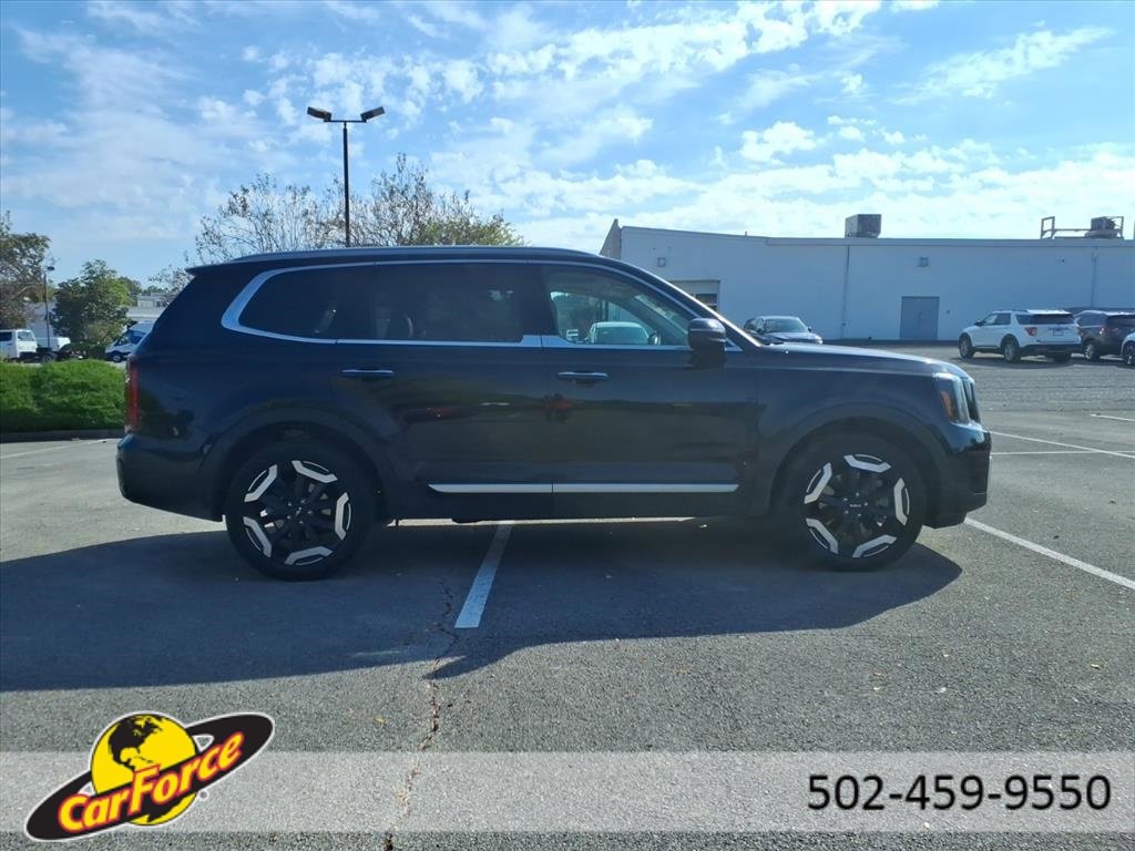 Used 2025 Kia Telluride S image 10