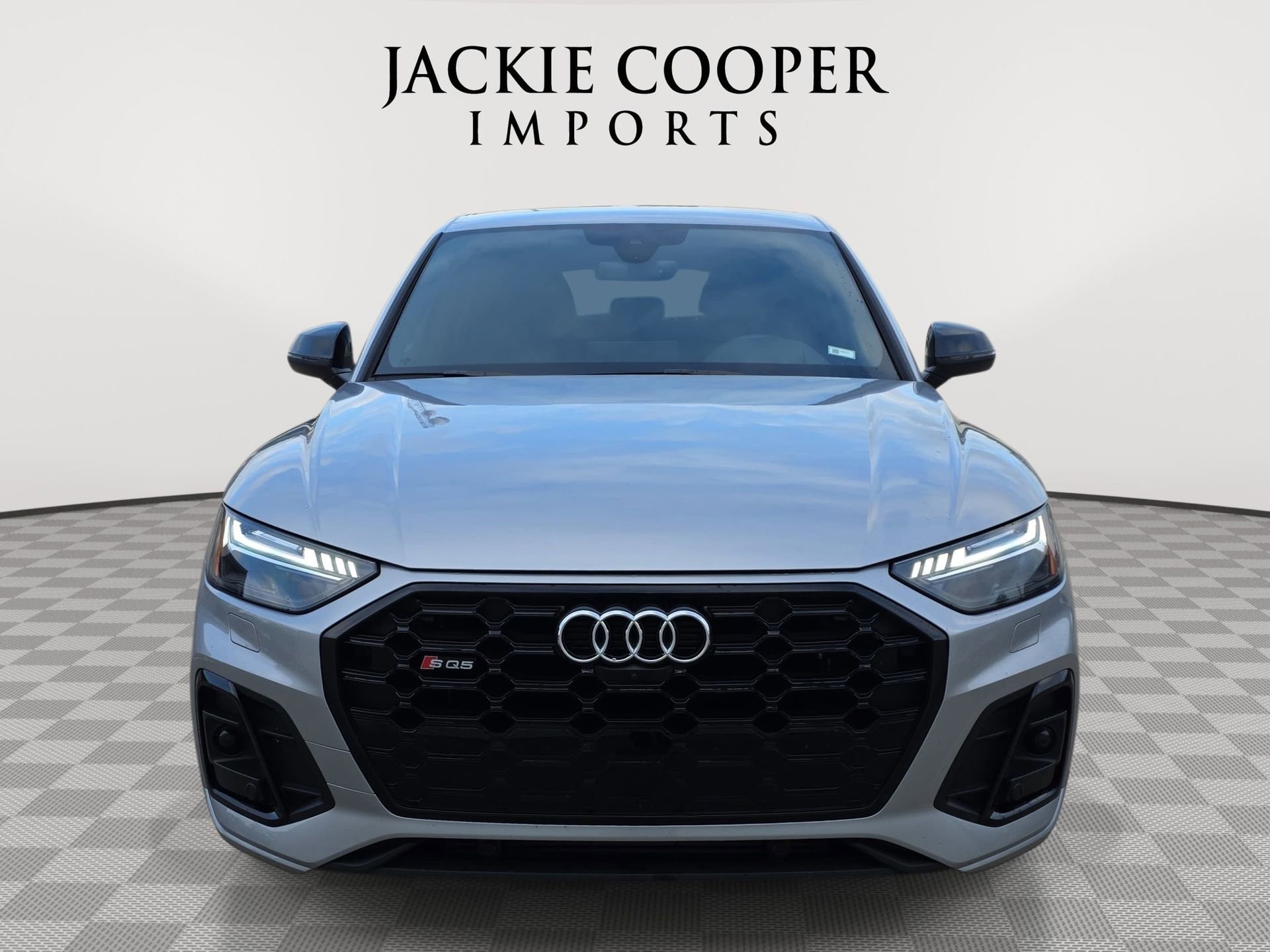 Used 2023 Audi SQ5 Prestige AWD/4WD image 2