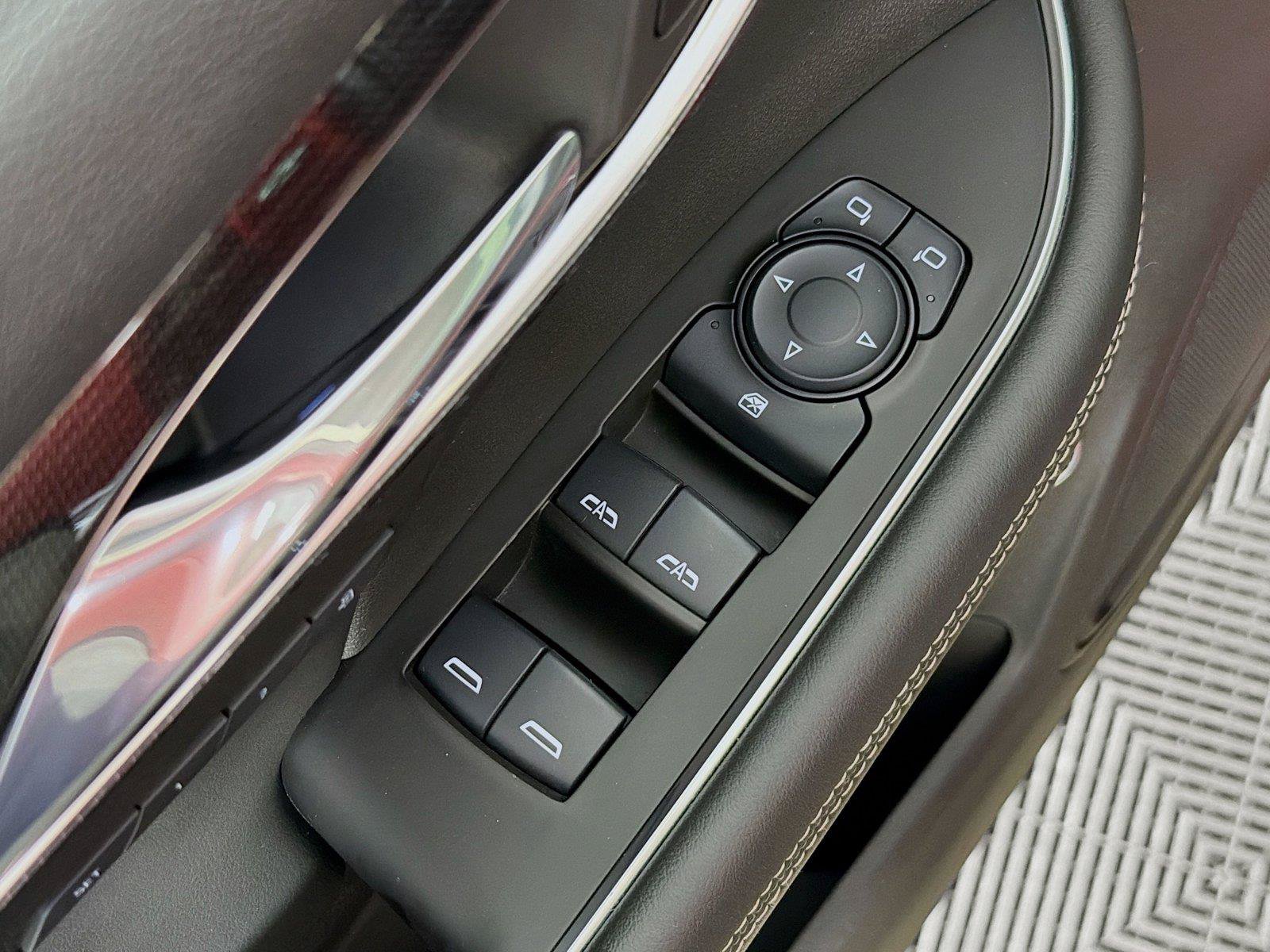 Used 2021 Buick Envision Essence AWD/4WD image 23
