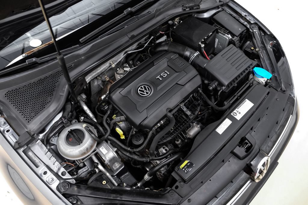 Used 2015 Volkswagen Golf S FWD image 48