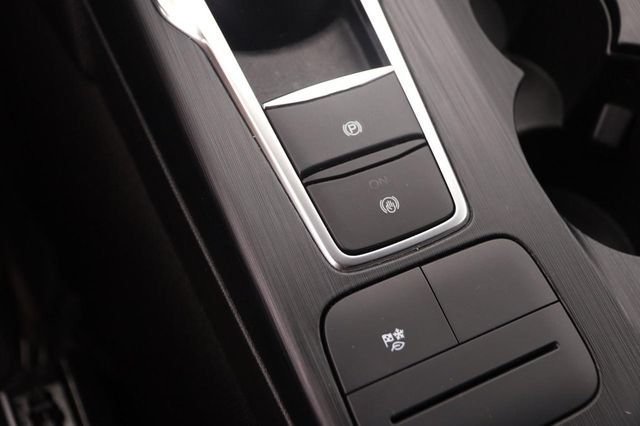 Used 2022 Ford Escape SE FWD image 18