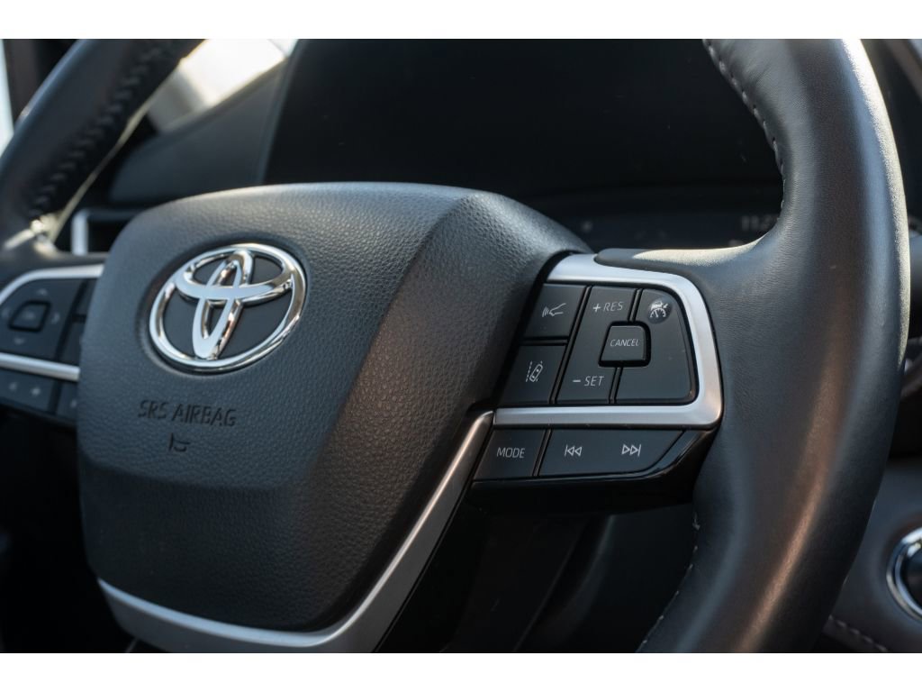 Used 2023 Toyota Highlander LE image 25