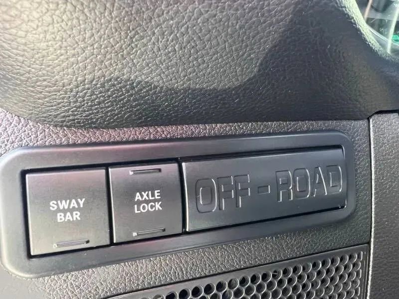 Used 2014 Jeep Wrangler Unlimited Rubicon w/ Connectivity Group AWD/4WD image 19