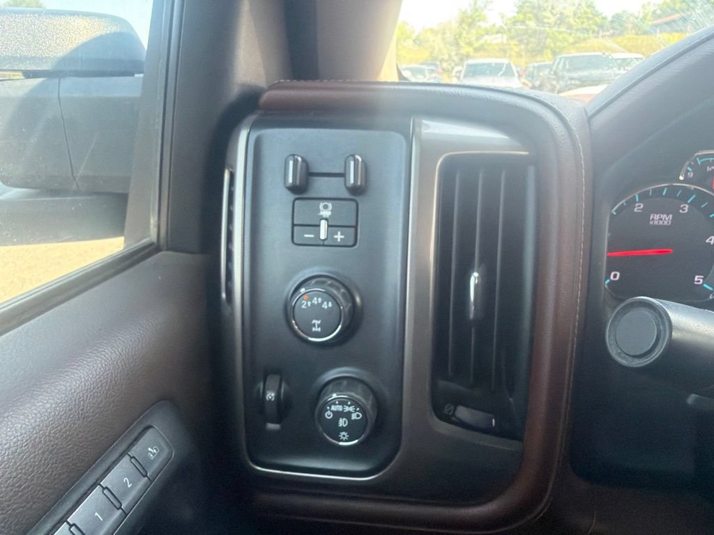Used 2018 Chevrolet Silverado 2500 High Country w/ Duramax Plus Package AWD/4WD image 12