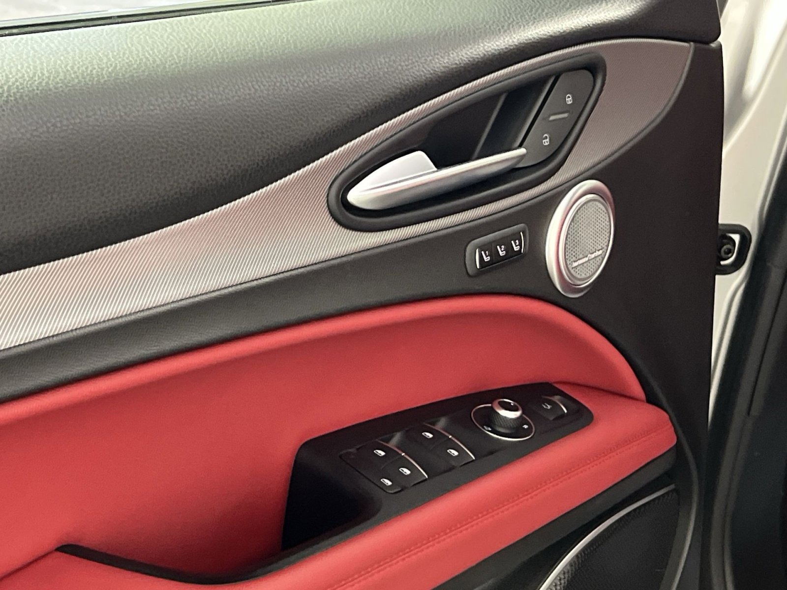 Used 2019 Alfa Romeo Stelvio Ti Sport w/ Quick Order Package 22S Sport image 15