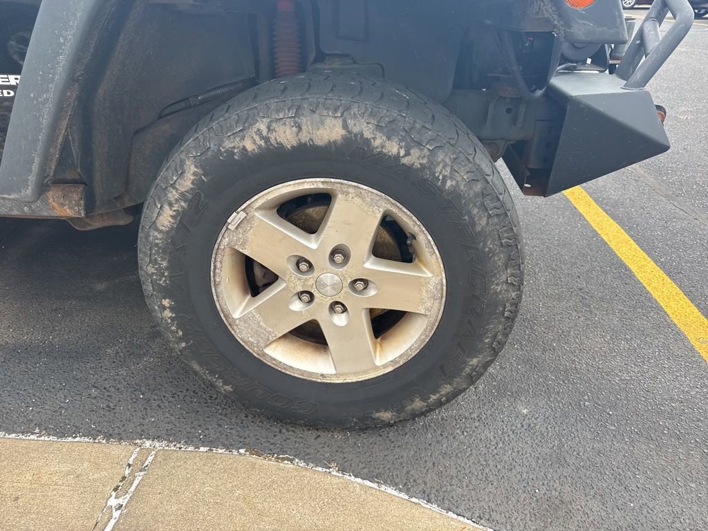 Used 2008 Jeep Wrangler Unlimited Rubicon w/ Dual Top Group image 7