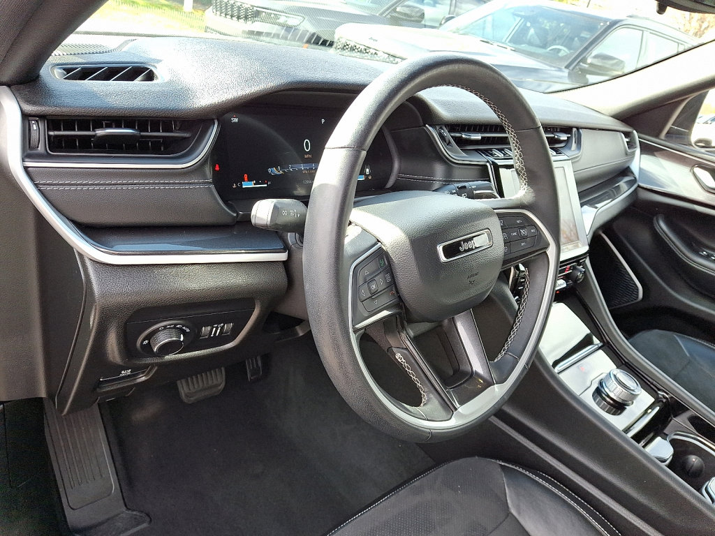 Certified 2022 Jeep Grand Cherokee Altitude image 25