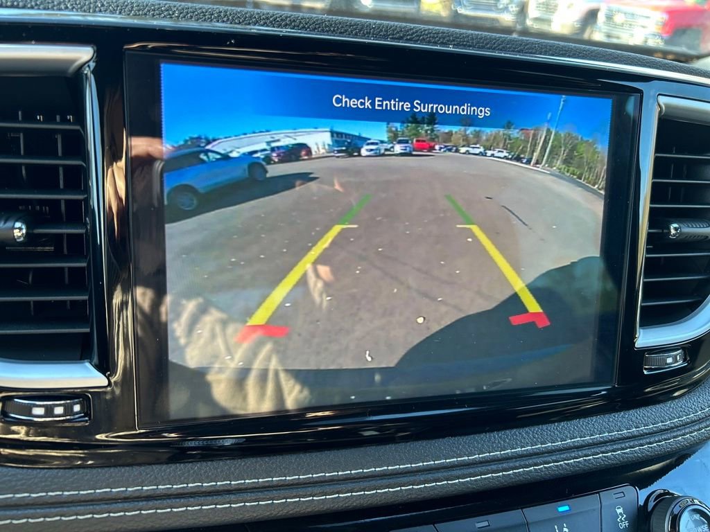 Used 2025 Chrysler Pacifica Limited image 32