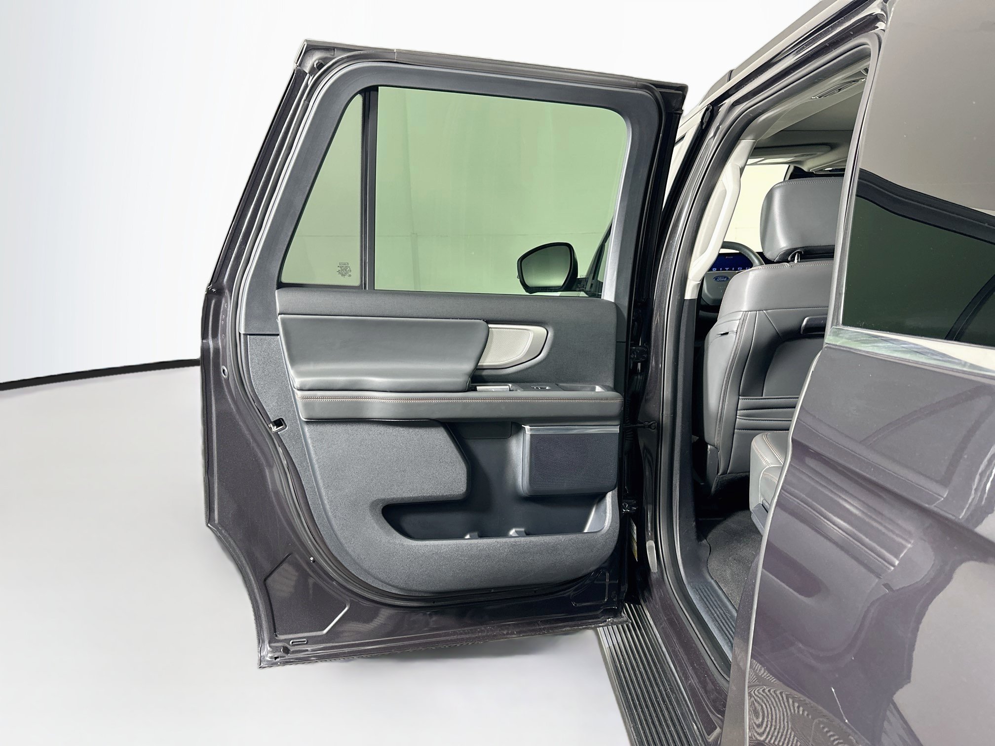 Used 2025 Ford Expedition Max Active AWD/4WD image 27