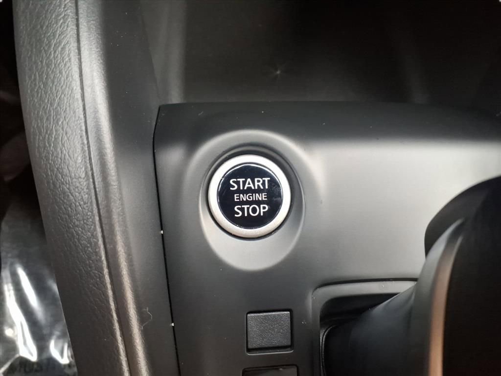 Certified 2025 Nissan Kicks Play S image 29