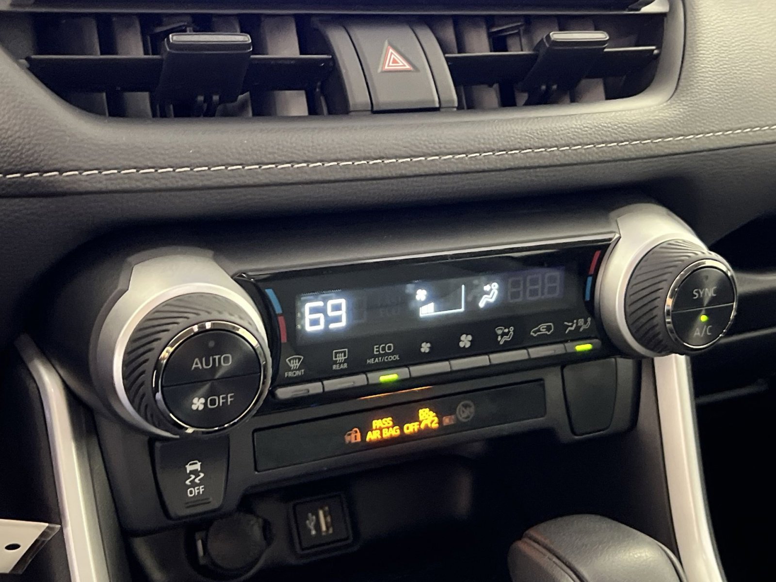 Used 2025 Toyota RAV4 LE image 21