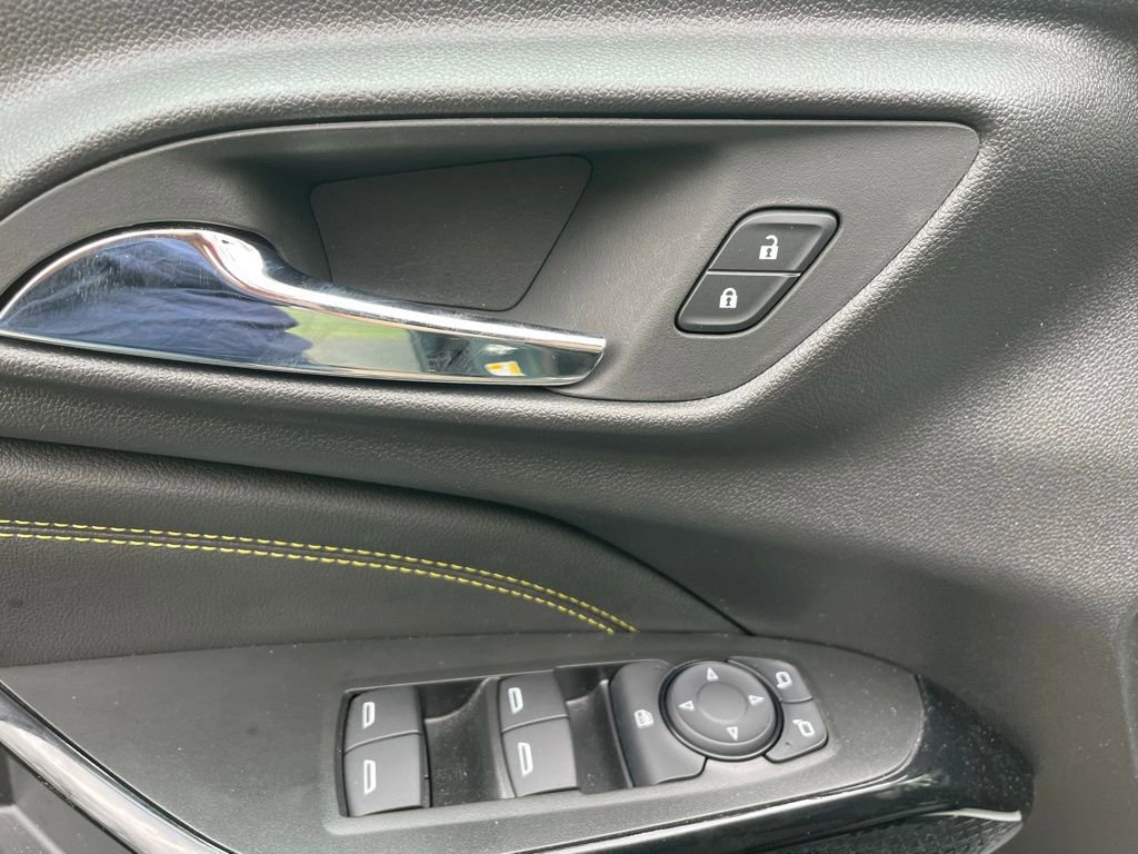 Certified 2025 Chevrolet Trax LT w/ LT Convenience Package image 24