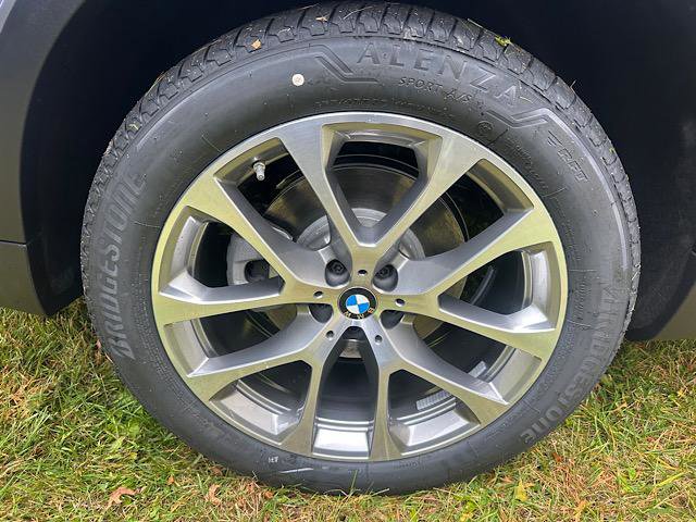 New 2026 BMW X5 xDrive40i w/ Premium Package image 7