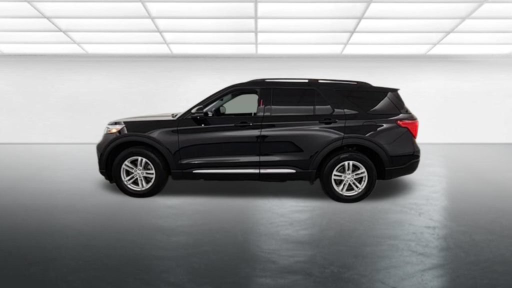 Used 2022 Ford Explorer XLT w/ Equipment Group 202A AWD/4WD image 5