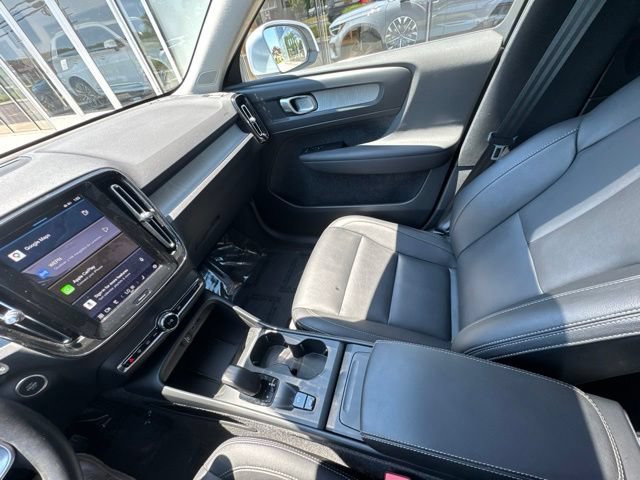 Used 2025 Volvo XC40 B5 Core AWD/4WD image 22