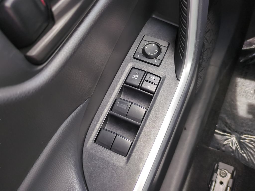 Used 2025 Toyota RAV4 LE FWD image 17