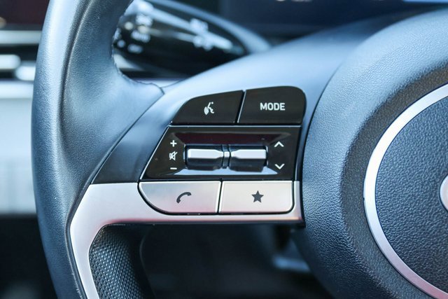 Used 2024 Hyundai Elantra Limited image 28