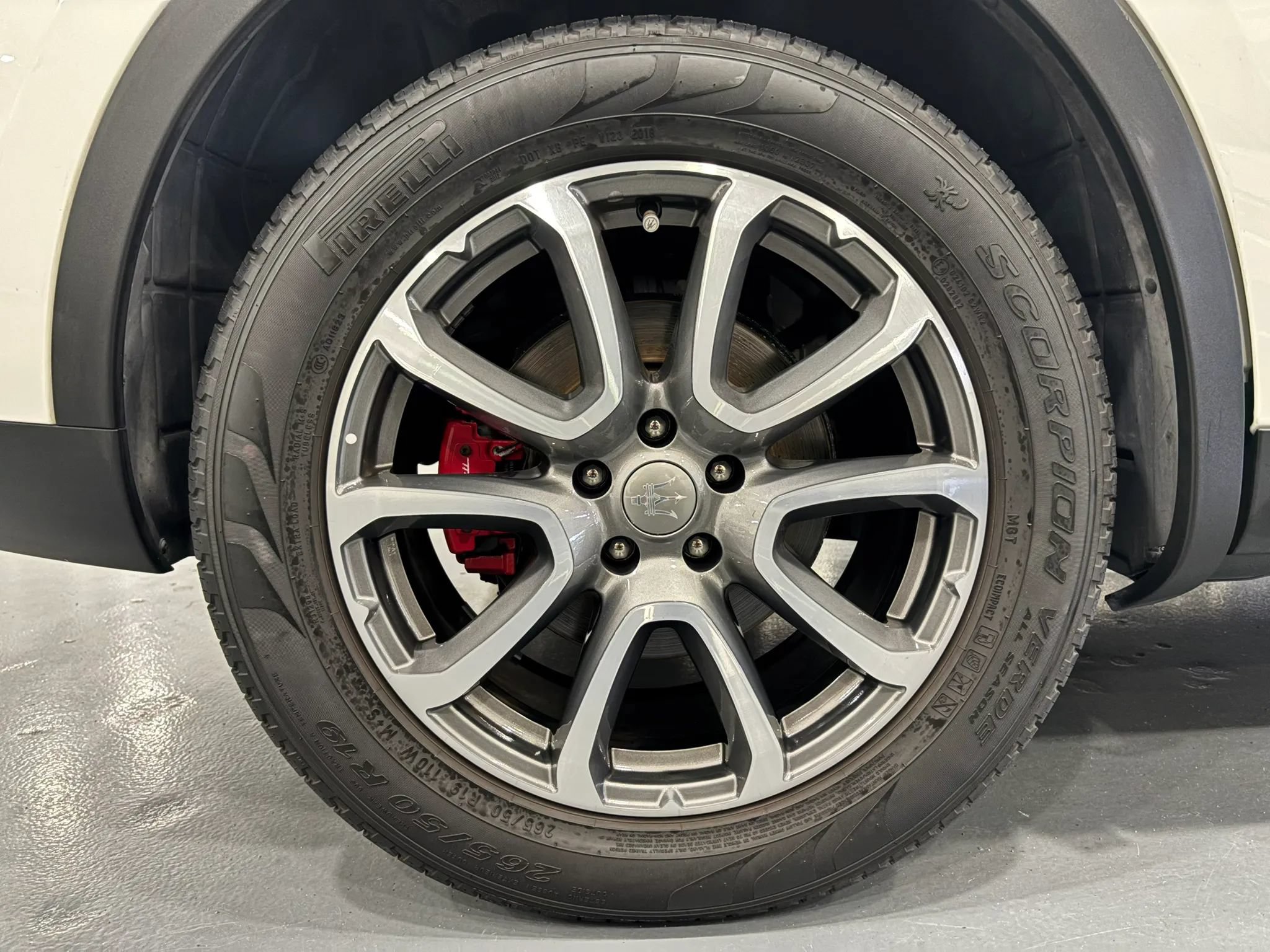 Used 2017 Maserati Levante AWD/4WD image 49